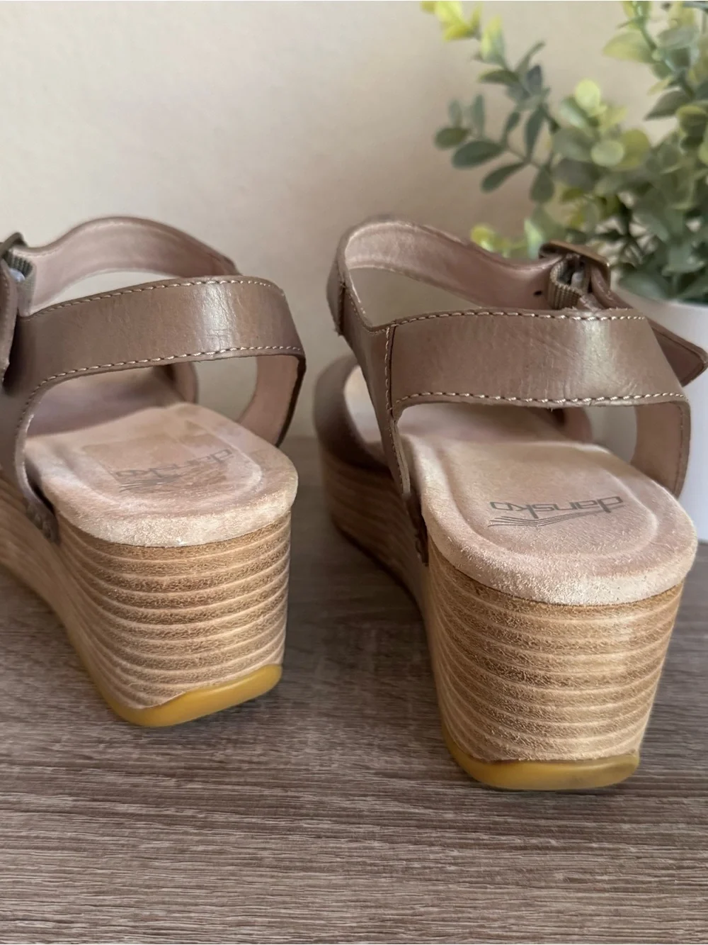 DANSKO | Ta Brown Taupe Leather Platform Sandals with Buckle Size 38 / 7.5